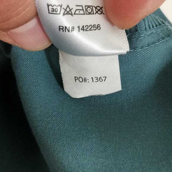 Women's FIGS Casma Three-Pocket Scrub Top | Color Cactus | Size S - Picture 7 of 14